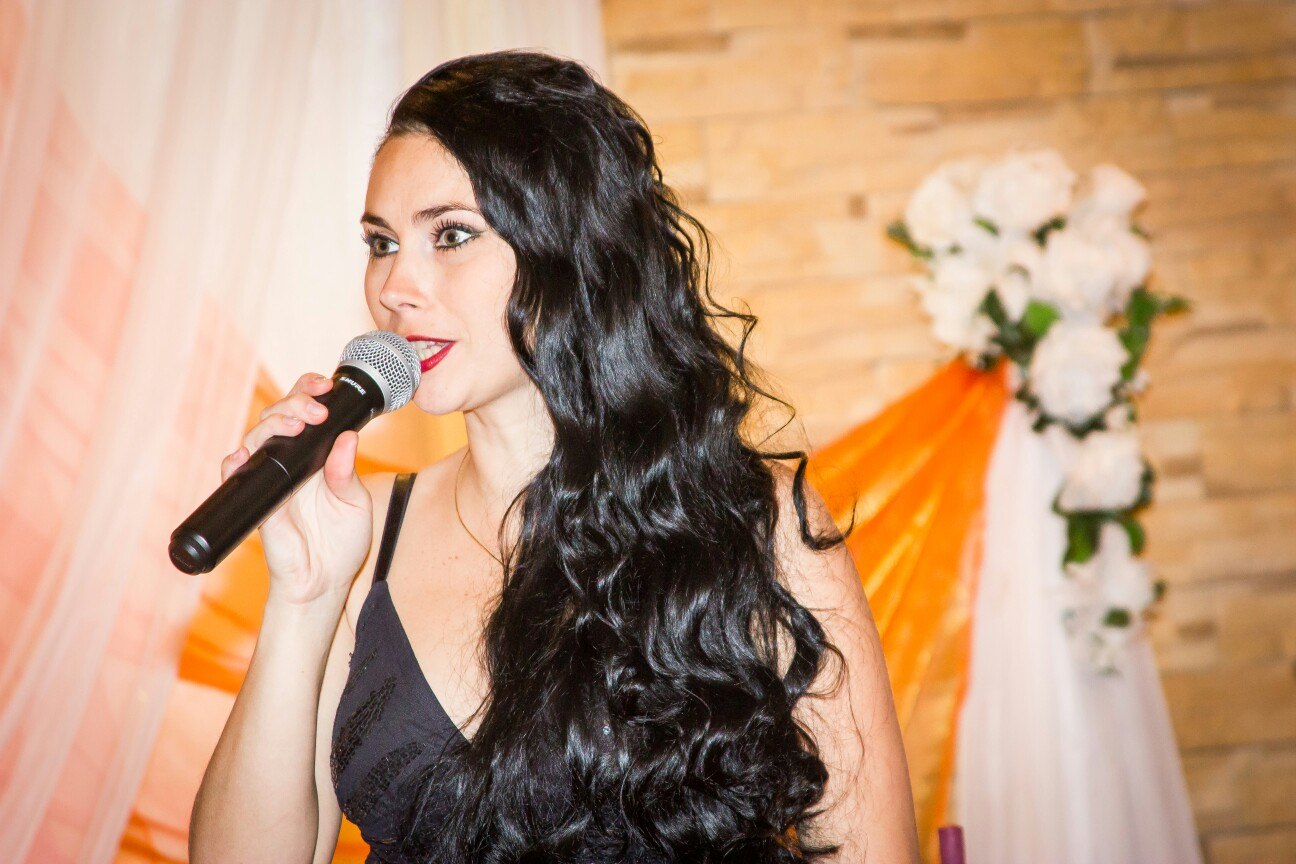 Ведущая Мария Сухачёва.